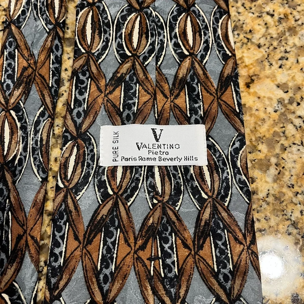 VALENTINO pietro Silk Handmade in Italy Mens Tie - Picture 4 of 6